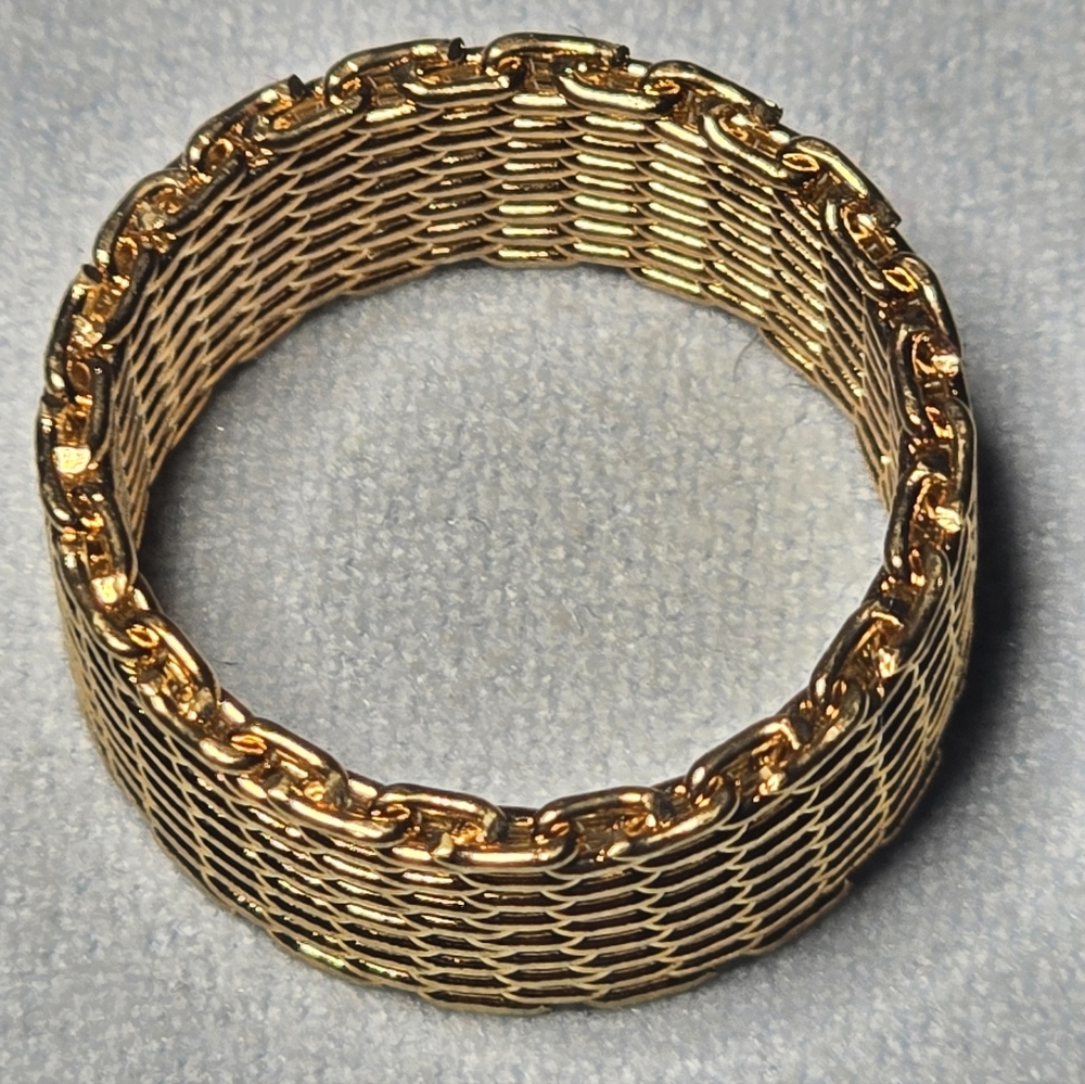 Chic Gold Woven Band Ring - Picture 2 of 5
